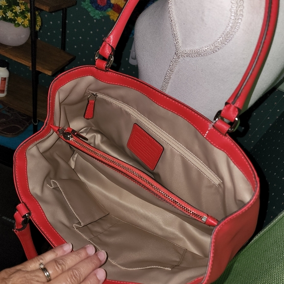 COACH EUC PARK SAFFIANO CARRYALL 36899 SATCHEL - Picture 5 of 10